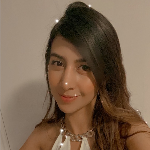 Meet your Posher, Aisha - Picture 1 of 1